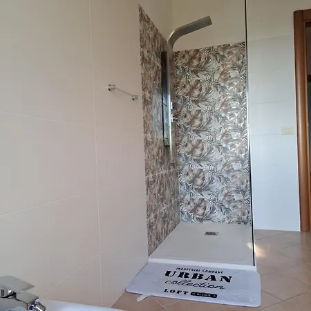 La Casa Di La. *