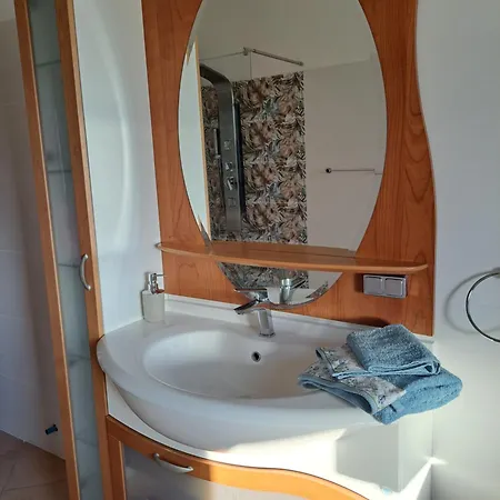 La Casa Di La. *