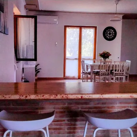 Casa vacanze La Casa Di Là. *